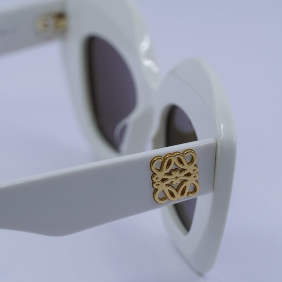 Loewe LW40127I 25E Sunglasses Ivory Cat Eye Frame, Brown Lenses main image 10